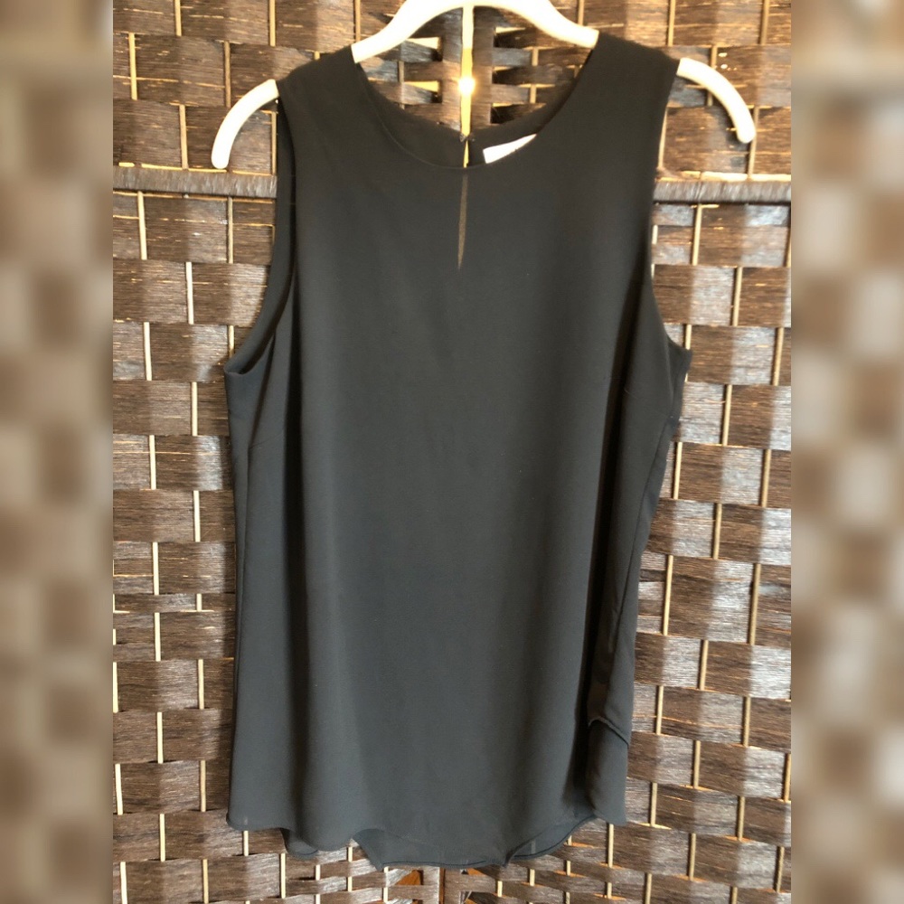 Lex & Madison Black Sleeveless Top
